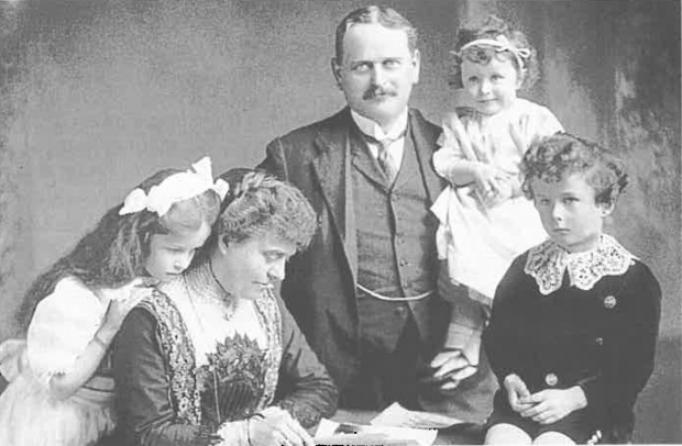 Percival Down mit seiner Familie