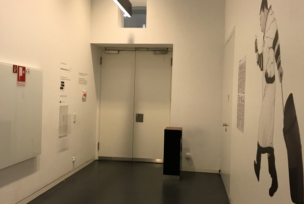 Die Tür zur Ost-Galerie in der Bundeskunsthalle, Foto: Anne Leichtfuß